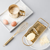 Kit de pâtisserie inox doré – Fouet, tamis, spatule et mélangeur rotatif