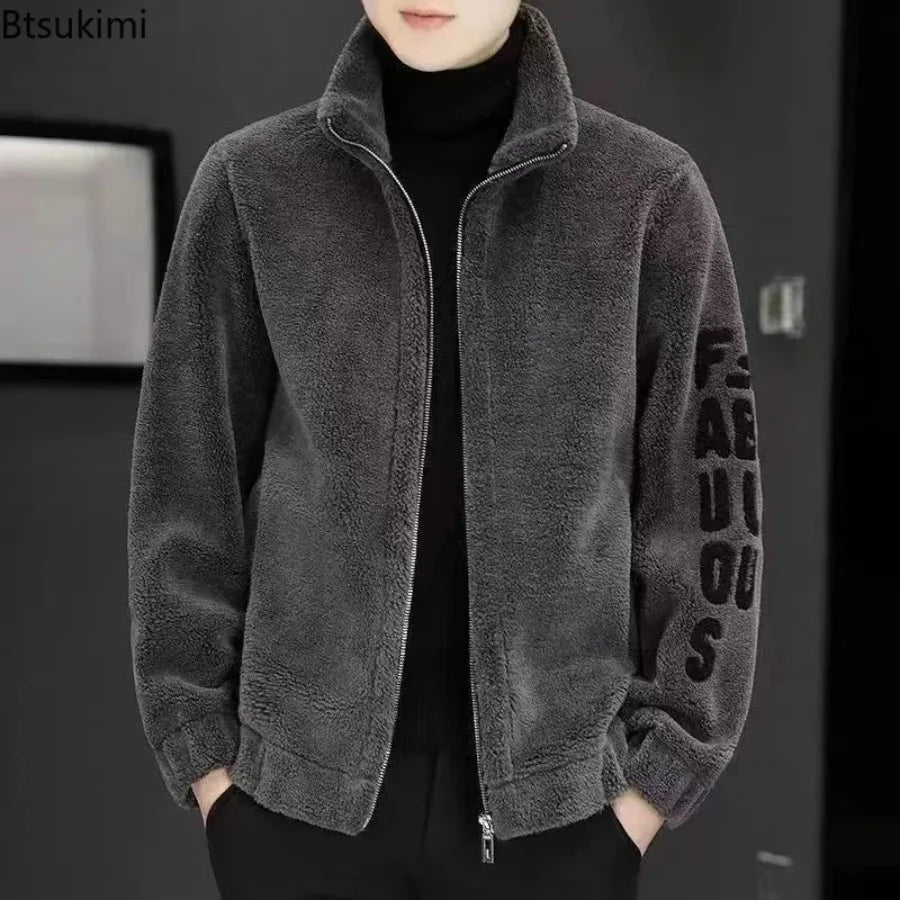 Veste homme en polaire d’agneau – Col montant et fermeture zippée
