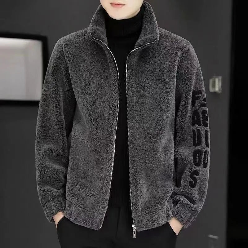 Veste homme en polaire d’agneau – Col montant et fermeture zippée