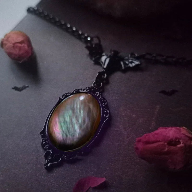 Collier Pendentif Quartz Rouge - Ovale Gothique Halloween