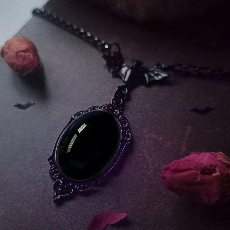 Collier Pendentif Quartz Rouge - Ovale Gothique Halloween