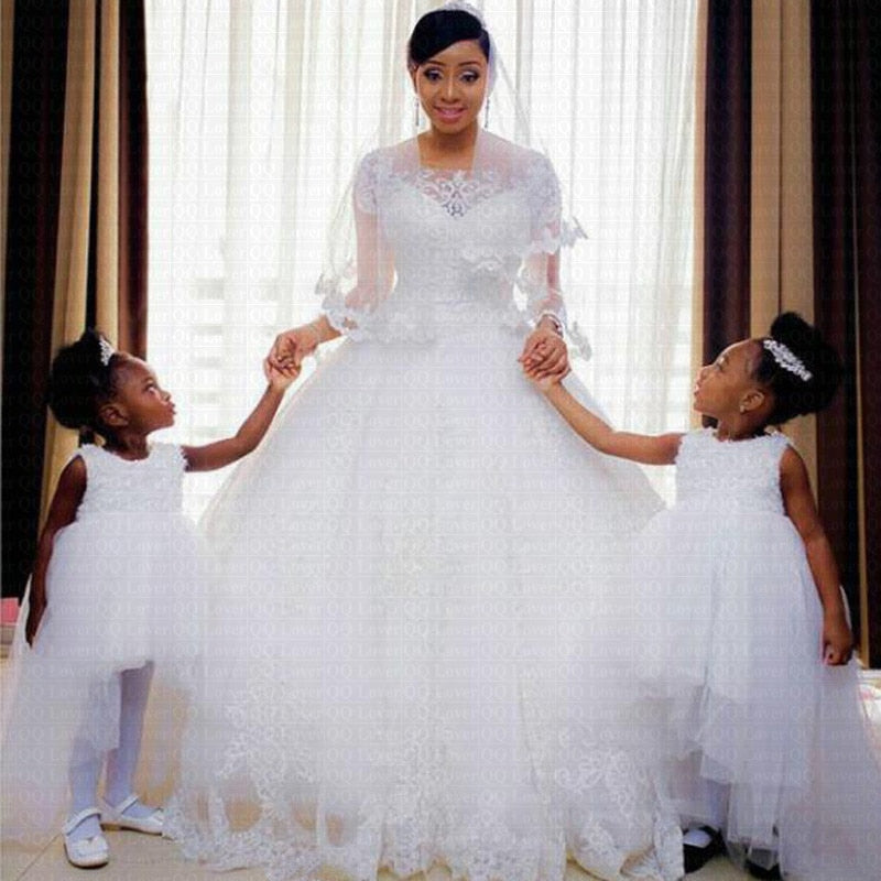 Robe de Mariée Africaine Dentelle - Manches Courtes