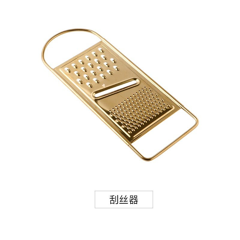 Kit de pâtisserie inox doré – Fouet, tamis, spatule et mélangeur rotatif