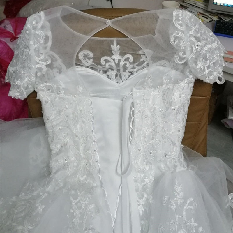 Robe de Mariée Africaine Dentelle - Manches Courtes
