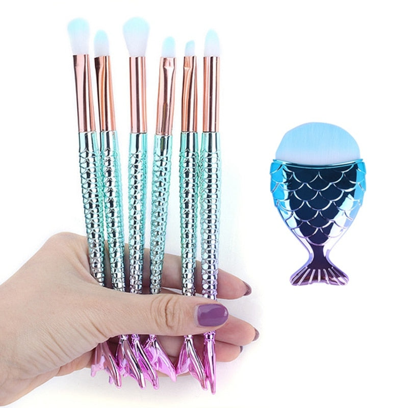 Set de pinceaux maquillage Mermaid – Fond de teint, fard et enlumineur