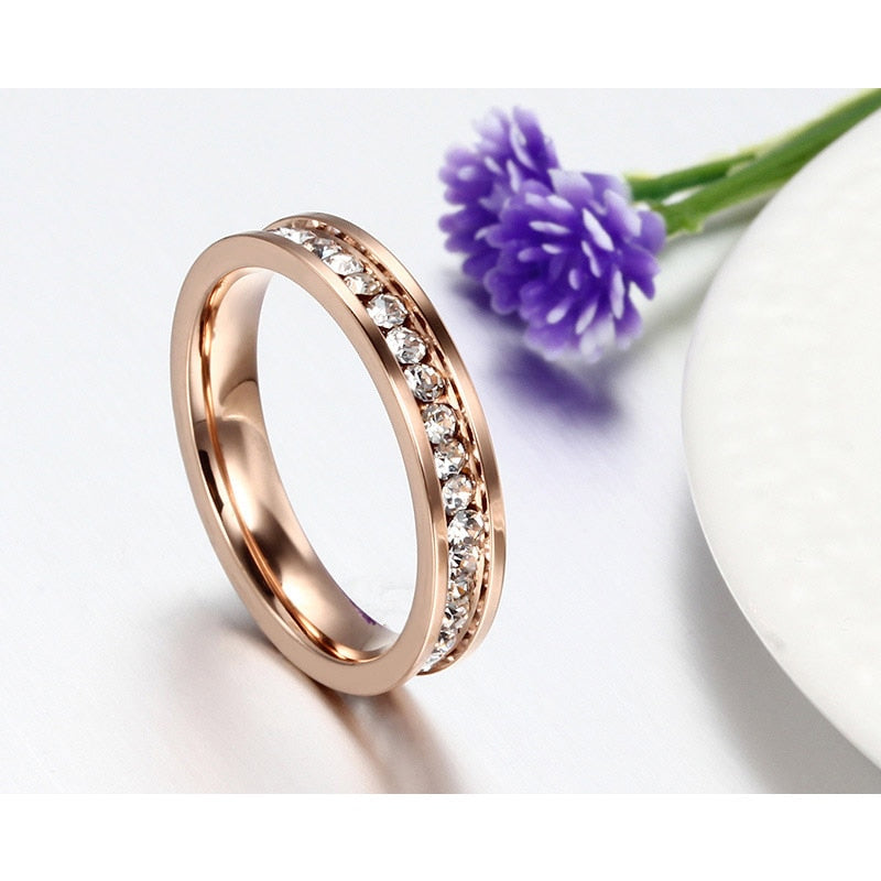 Bague femme Vnox plaquée or rose pavée de zircons 4 mm – Acier inox