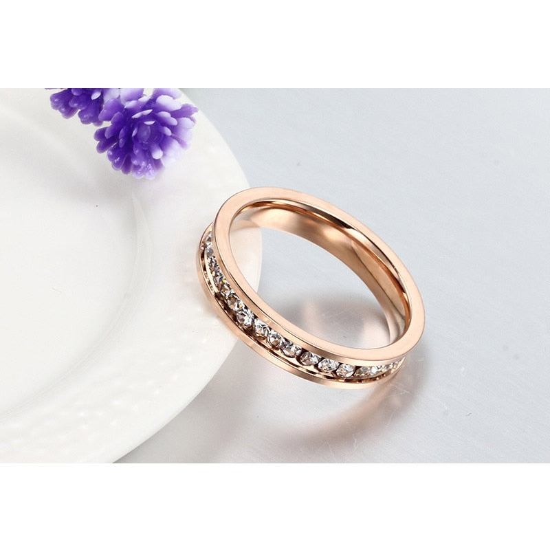 Bague femme Vnox plaquée or rose pavée de zircons 4 mm – Acier inox