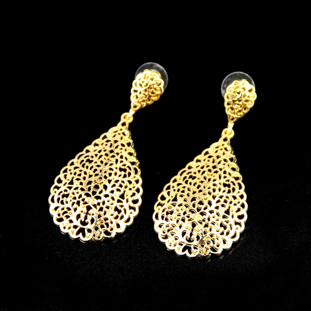 Boucles d'Oreilles Pendantes Métal Doré Sunspicems - Bijou Africain
