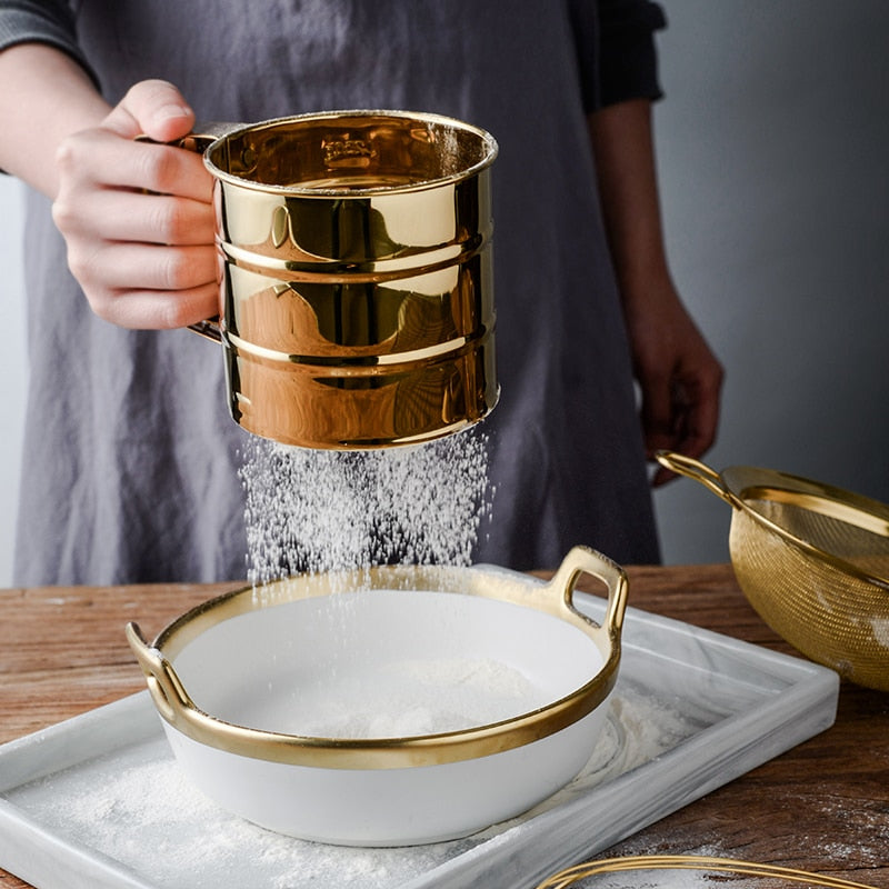 Kit de pâtisserie inox doré – Fouet, tamis, spatule et mélangeur rotatif