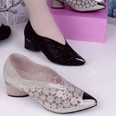 Chaussures en dentelle épaisse pour femmes, escarpins à bout pointu Sexy, talons mi-hauts de styliste, robe pour femmes mûres peu profondes, été 2022